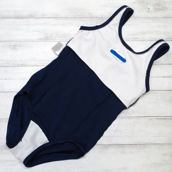 E8890☆競泳水着 女子 140サイズ ジュニア ネイビー 紺黒系 ワンピース ツルスベ 無地 水泳 スイム スイミング プール_画像5