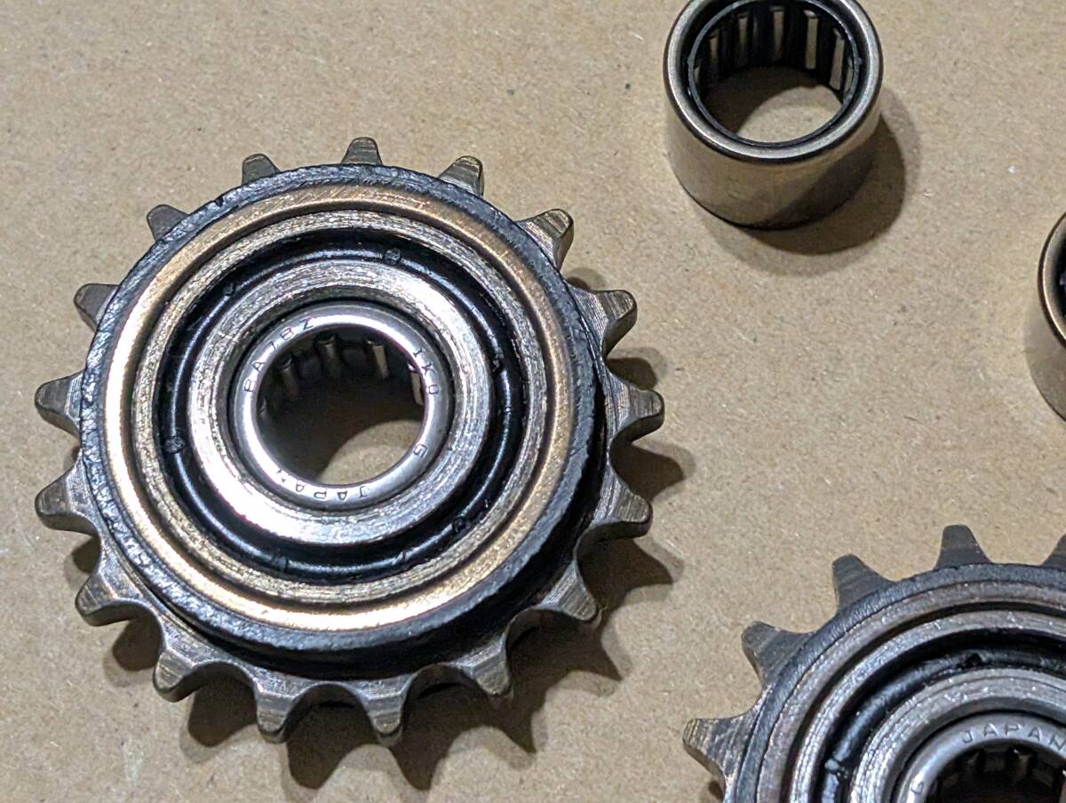 現行品よりゴム部が分離しにくい旧ロットの純正アイドラーギア 　ベアリング交換済み わかる人向け 2個セット　Z1 Z2 Z1000MK2 KZ1000 FX1 _画像4