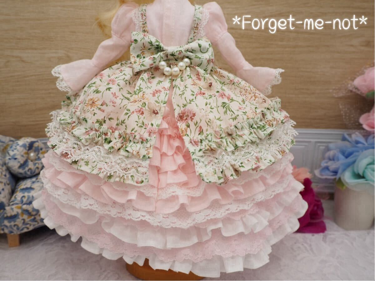 〜花園のロゼット〜 27cmドール 1／6 handmade 一点物 アウトフィット ワンピース リバティ ドレス セット *Forget-me-not*Doll Couture _画像6
