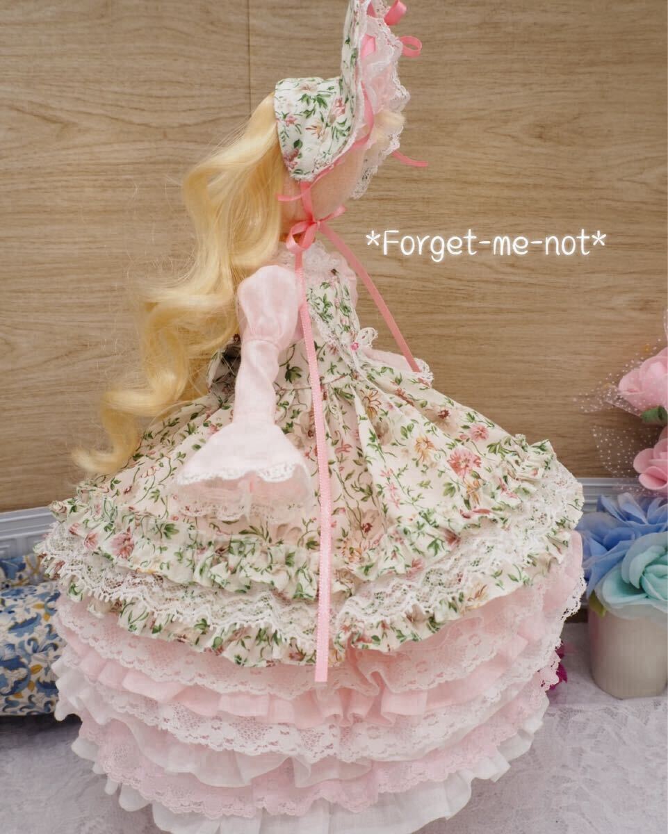 〜花園のロゼット〜 27cmドール 1／6 handmade 一点物 アウトフィット ワンピース リバティ ドレス セット *Forget-me-not*Doll Couture _画像4