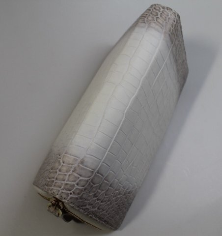 クロコダイル 長財布 本物 ヒマラヤ 一枚革 センター取り 内側もヒマラヤ本革 無双 ラウンド ゴールド金具_画像4