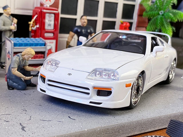  фильм The Fast and The Furious литье под давлением миникар 1/24 шкала ( Brian / Toyota Supra / белый ) # american смешанные товары 