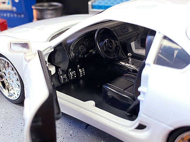  фильм The Fast and The Furious литье под давлением миникар 1/24 шкала ( Brian / Toyota Supra / белый ) # american смешанные товары 