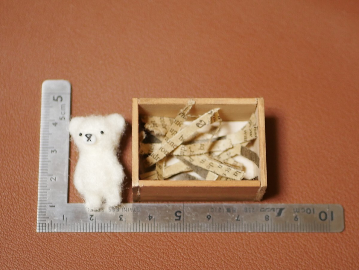 ミニチュア羊毛フェルト白くま 箱付き_画像5