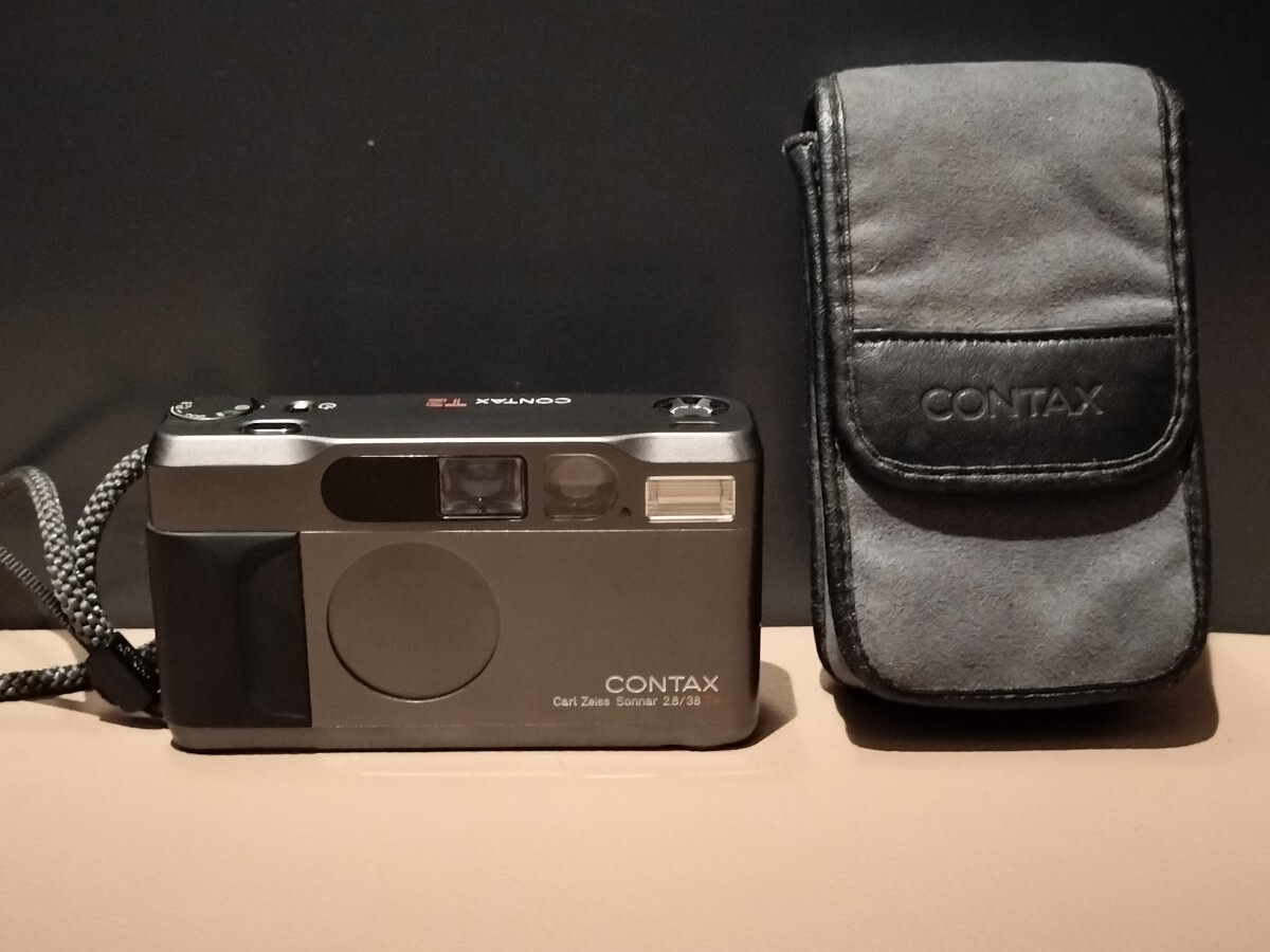 美品・稼働品 CONTAX コンタックス T2 チタンブラック コンパクトフィルムカメラ 純正ケース付属_画像1