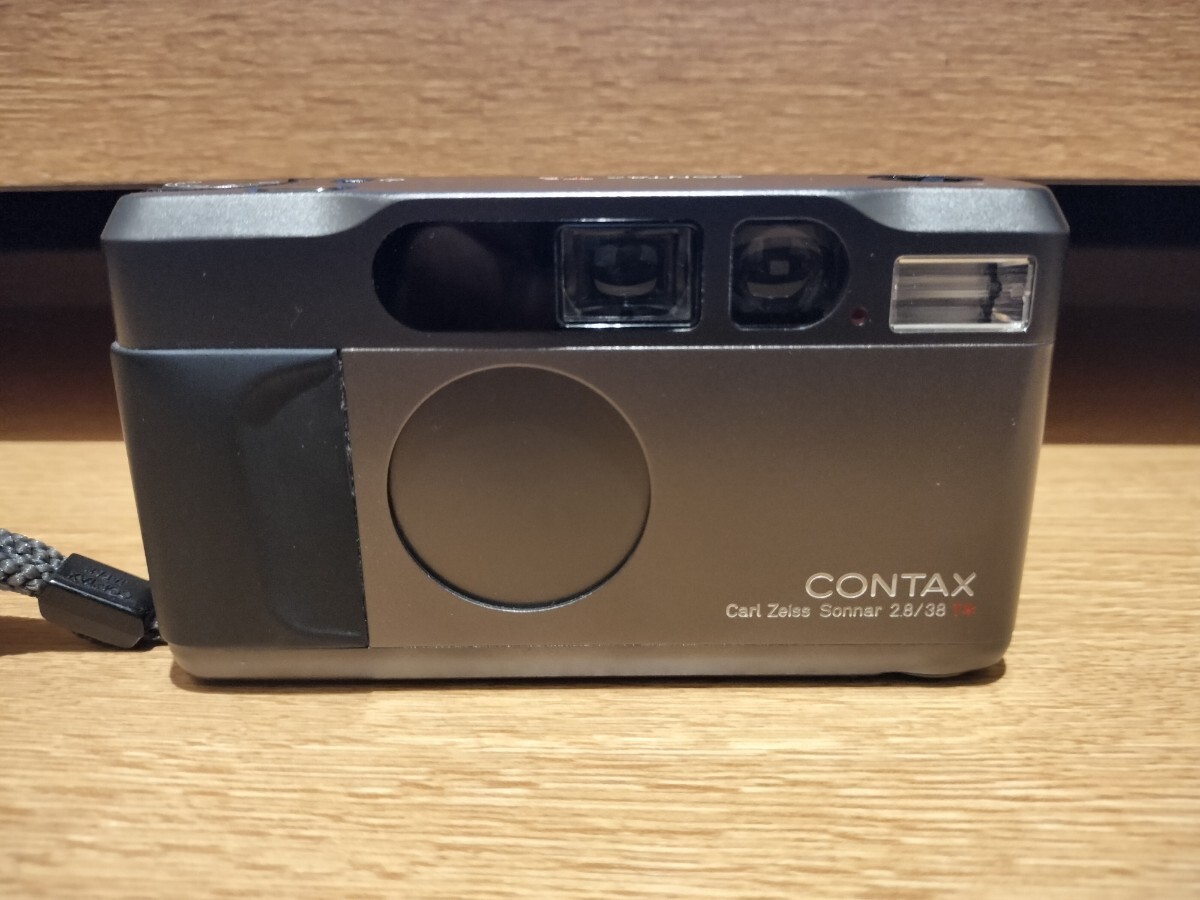 美品・稼働品 CONTAX コンタックス T2 チタンブラック コンパクトフィルムカメラ 純正ケース付属_画像2