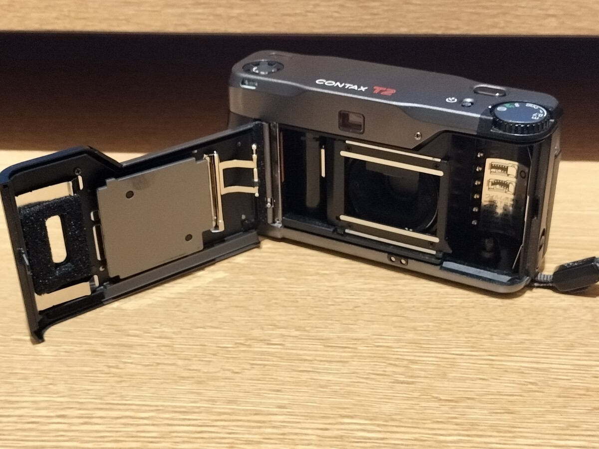 美品・稼働品 CONTAX コンタックス T2 チタンブラック コンパクトフィルムカメラ 純正ケース付属_画像8