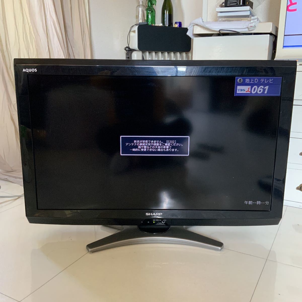 SHARP AQUOS 32インチ液晶テレビ シャープ LC-32E8-B