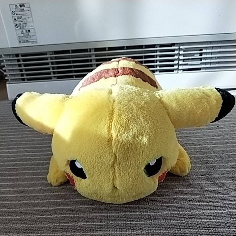 Paypayフリマ ポケモン ピカチュウ ぬいぐるみ 等身大 くったりピカチュウ クッション 抱き枕 ポケモンセンター ポケモンセンターオリジナル