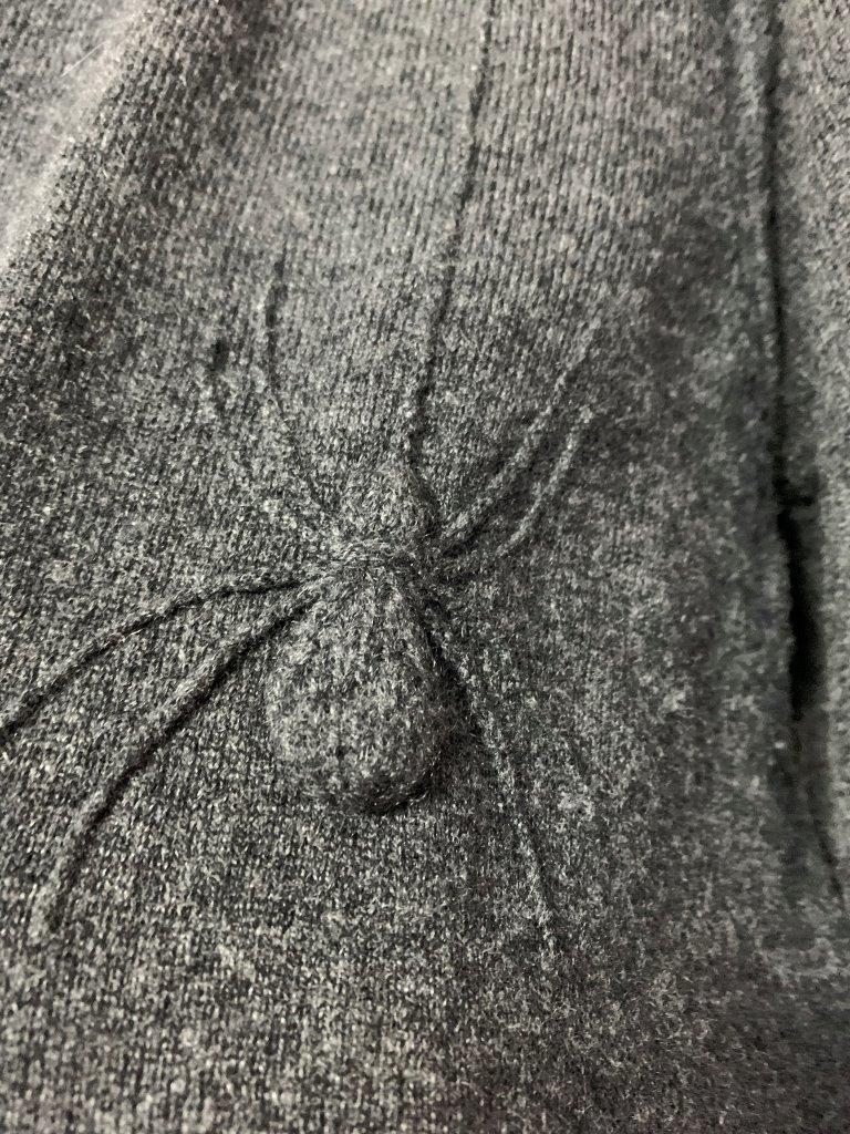 エルメス ハンドメイド カシミア の超稀少な ニット セーター エルメス ハンドメイド カシミア の超稀少な ニット セーター