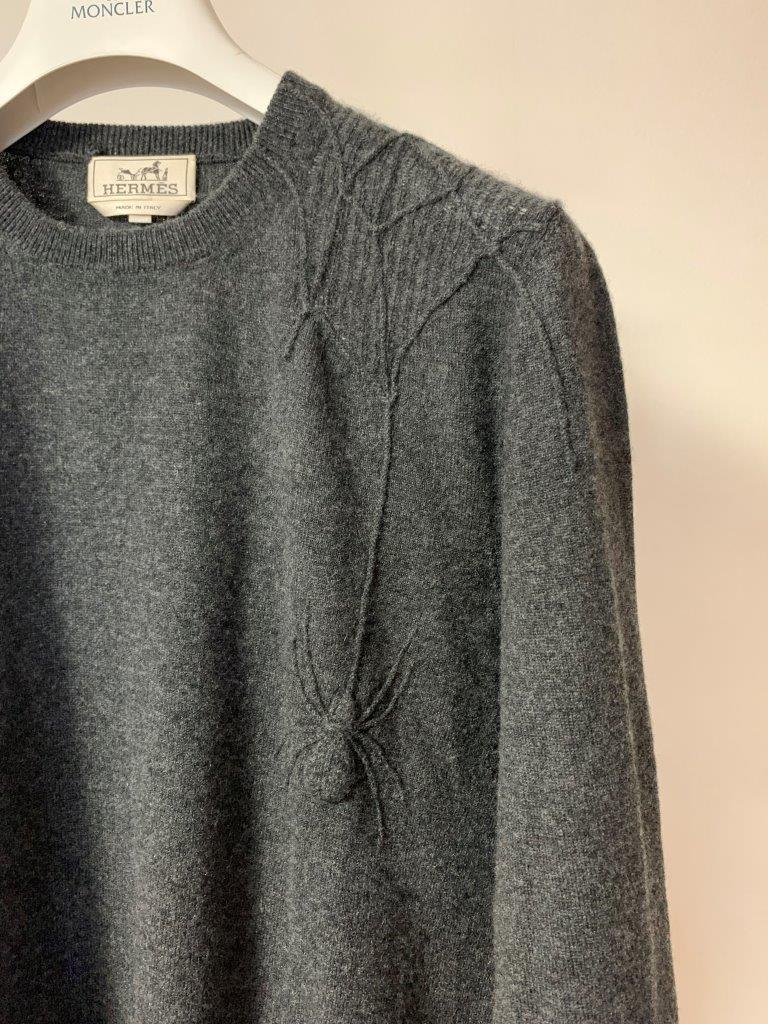 エルメス ハンドメイド カシミア の超稀少な ニット セーター エルメス ハンドメイド カシミア の超稀少な ニット セーター