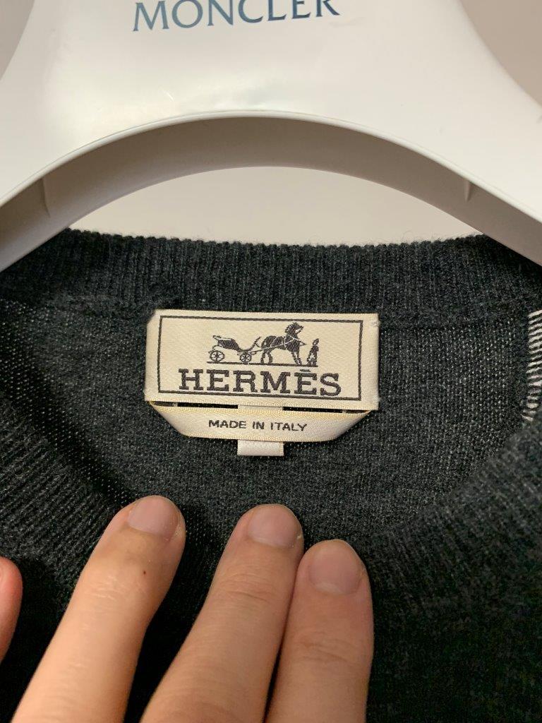 エルメス ハンドメイド カシミア の超稀少な ニット セーター エルメス ハンドメイド カシミア の超稀少な ニット セーター