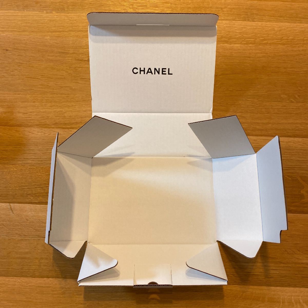 CHANEL シャネル ギフトケース(2020ホリデー限定ラッピング CHANEL シャネル ギフトケース(2020ホリデー限定ラッピング