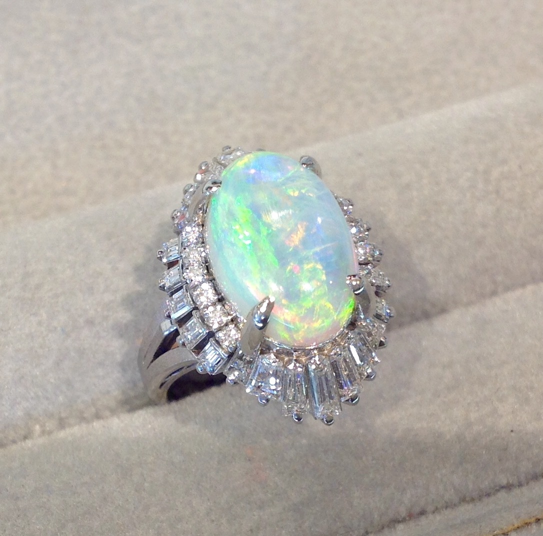 PT900 Natural Opal Ring 3,52CT Diamond 1,52CT