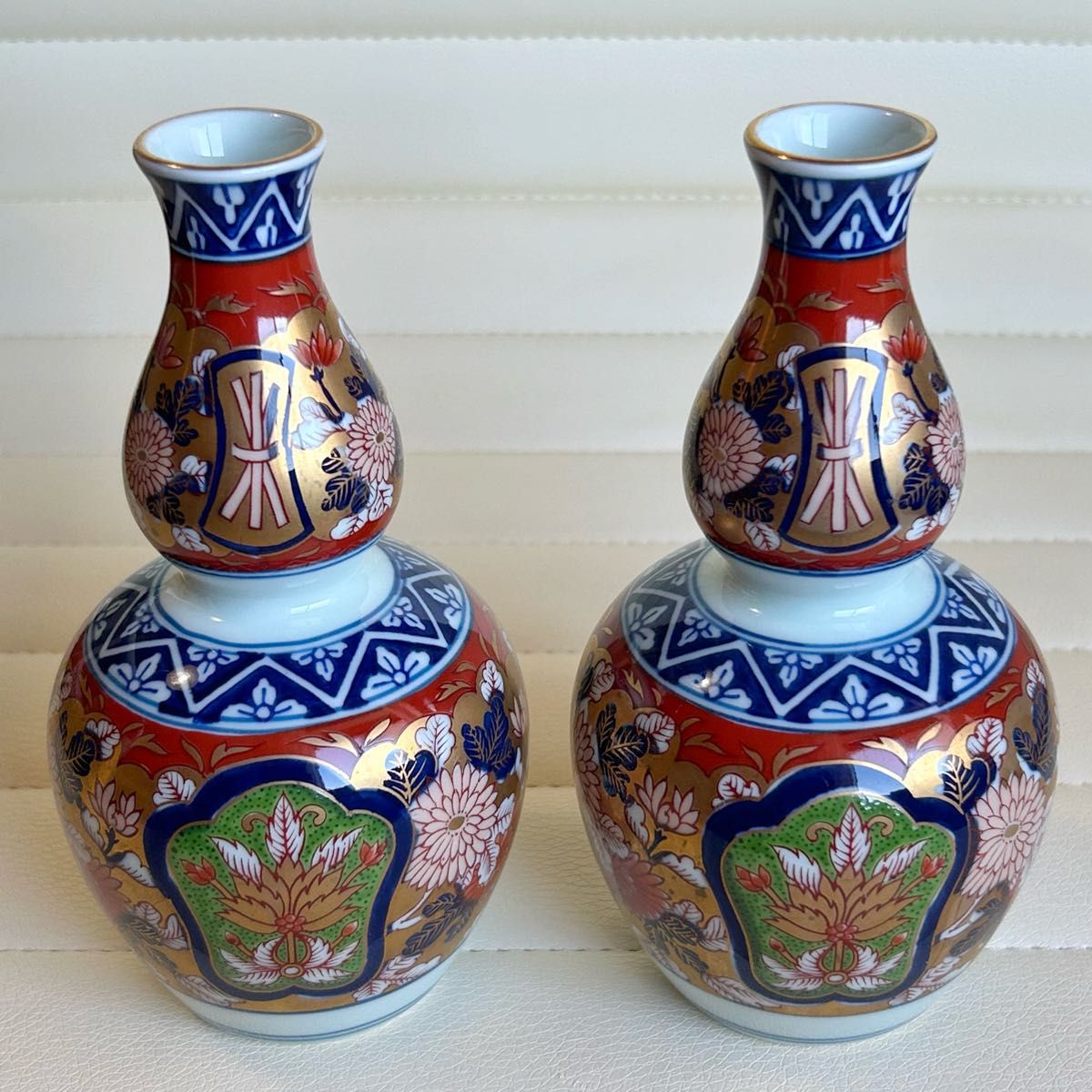 有田焼 其泉窯 日肥其泉 極錦金彩古伊万里 酒器揃 徳利 酒盃 猪口 五客