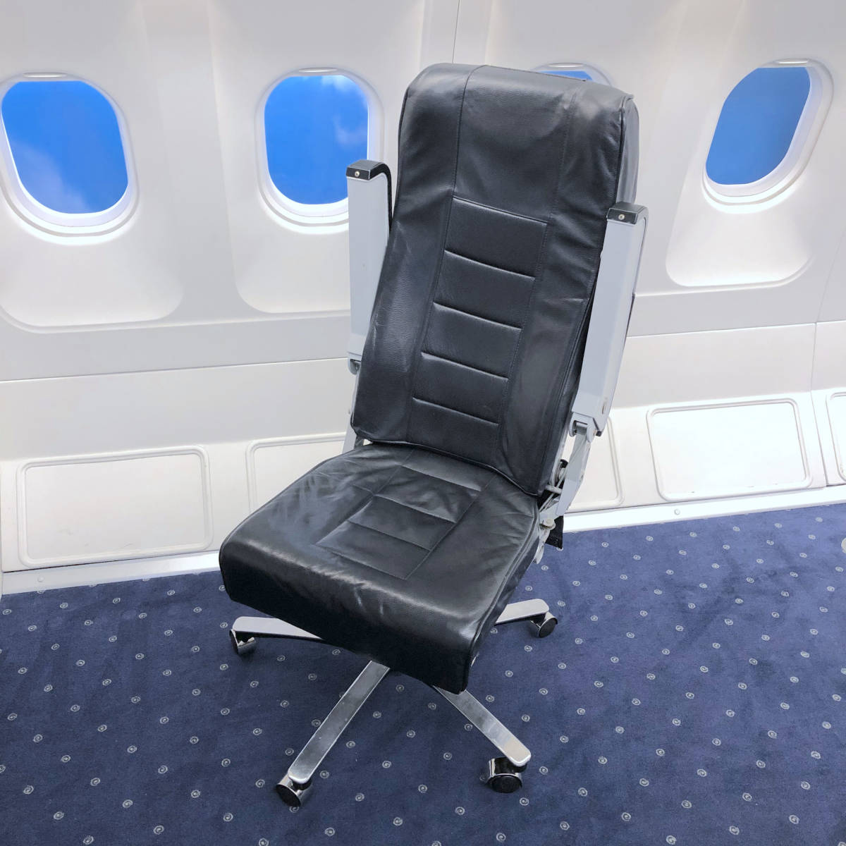 エコノミークラス座席 キャスター付き 飛行機 B737 Boeing トルコ航空 航空会社 ビジネス 椅子 レア 