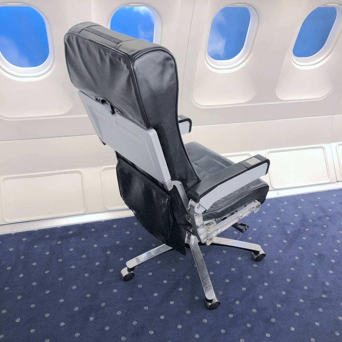 エコノミークラス座席 キャスター付き 飛行機 B737 Boeing トルコ航空 航空会社 ビジネス 椅子 レア