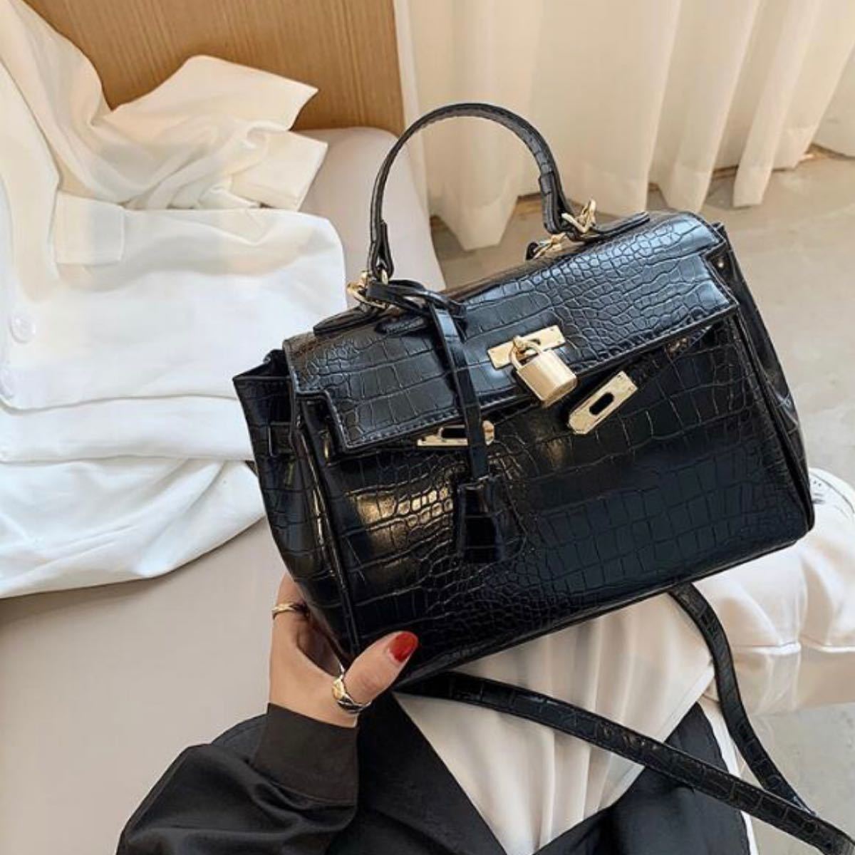 クロコ風 ショルダーバッグ 秋冬 ハンドバッグ 金具 上品 クロコ風 ショルダーバッグ 秋冬 ハンドバッグ 金具 上品