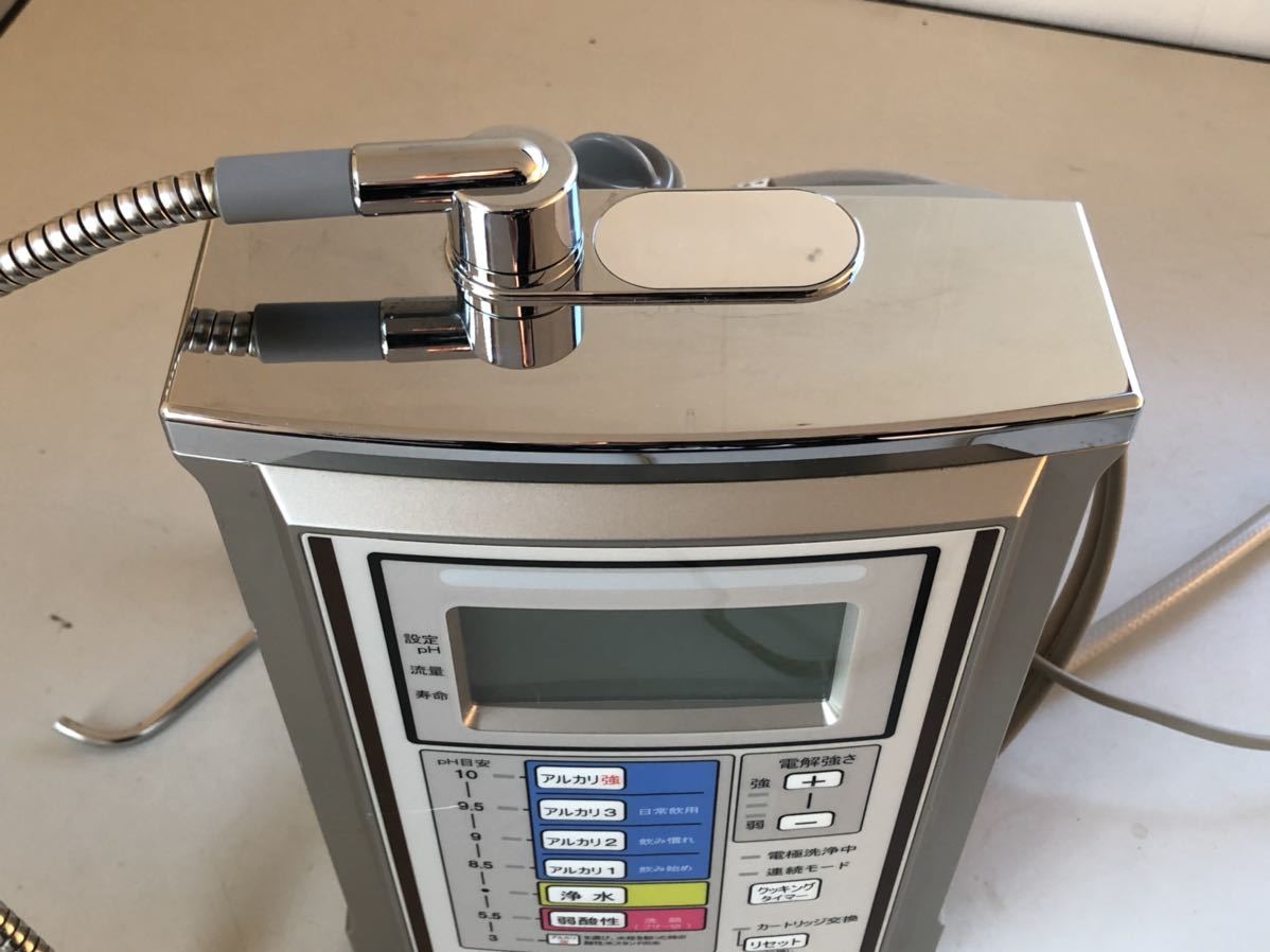 Tupperware アルカリイオン整水器 TPA200 12/29 通電確認のみ Tupperware アルカリイオン整水器 TPA200 12/29 通電確認のみ