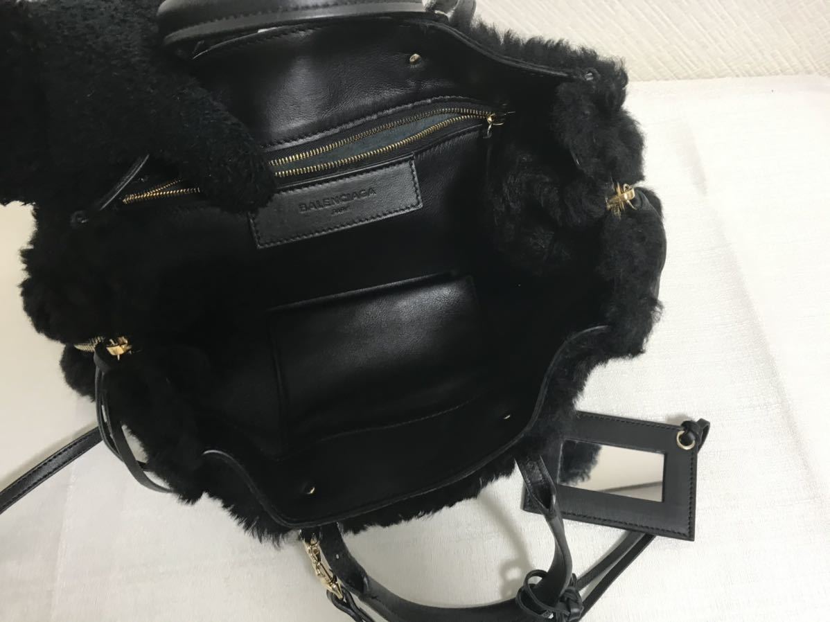 美品本物バレンシアガBALENCIAGA本革ムートン毛皮レザーミニペーパー2wayショルダーハンドバッグビジネストートバック黒ブラック_画像4