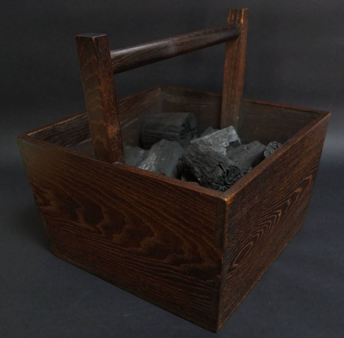 【閑】桑製 炭箱 手付炭斗 炭入れ 炭付き 重約2.8kg / 炭道具 茶道具 時代物 B1229