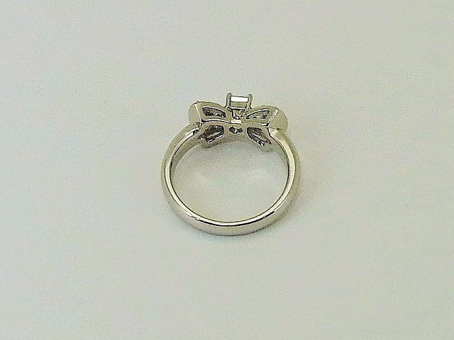 Pt　ダイヤモンドリング　0.32ct　0.66ct　合計0.98ct　鑑別書付☆新品