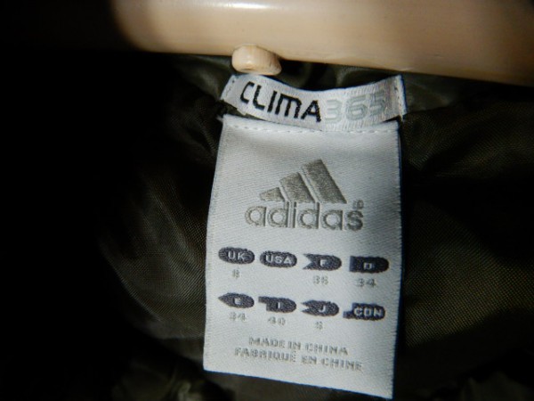 to1944 adidas CLIMA PROOF　アディダス　クリマプルーフ　あたたか　中綿　パーカー　ジャケット　ダウン風　フード脱着可能　人気_画像4