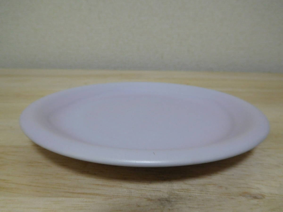 N39-12S　食器　皿　サントリ－の景品　中古　高さ約1.2ｃｍ　上部径約16.5cm　（B1）_画像1