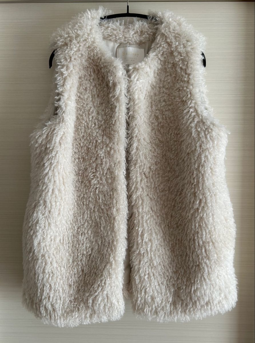 トゥモローランド　ボールジー　プードルファークルーネックジレ プードルファー クルーネックジレ | maison TOMORROWLAND/メゾン