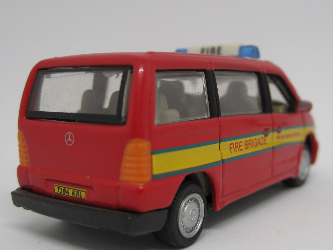 [ непринужденно приятный взрослый интерьер ]Mecedes-Benz VITO красный -1/72- мысль . сон no старт ruji-..* долгое время выставленный товар * быстрое решение иметь *.