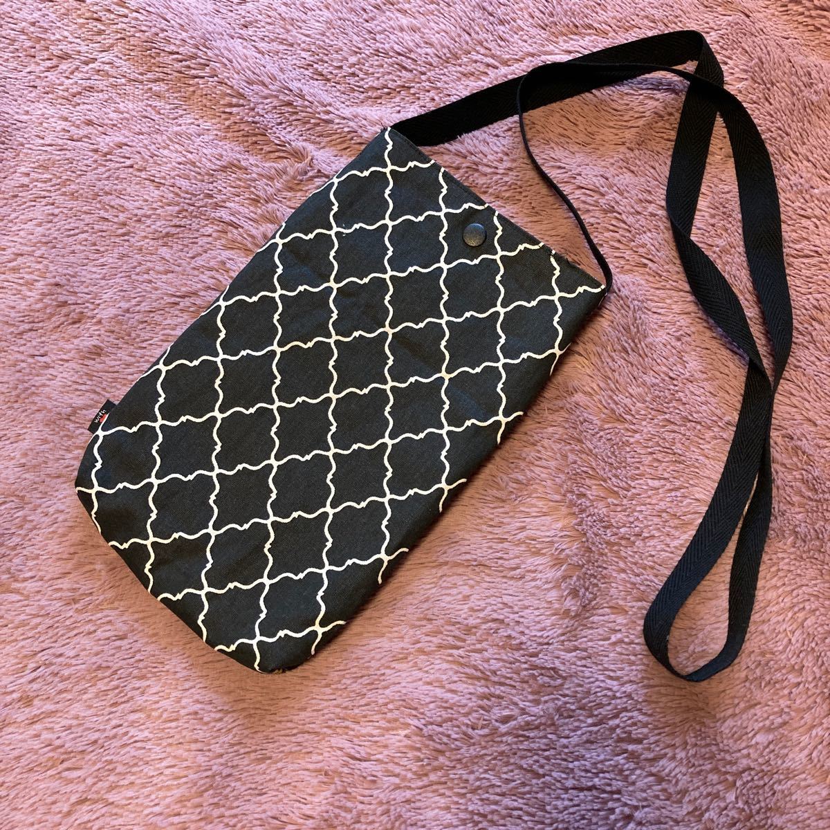 ショルダーポーチ ハンドメイド ロラライハリス|Yahoo!フリマ ショルダーポーチ ハンドメイド ロラライハリス|Yahoo!フリマ