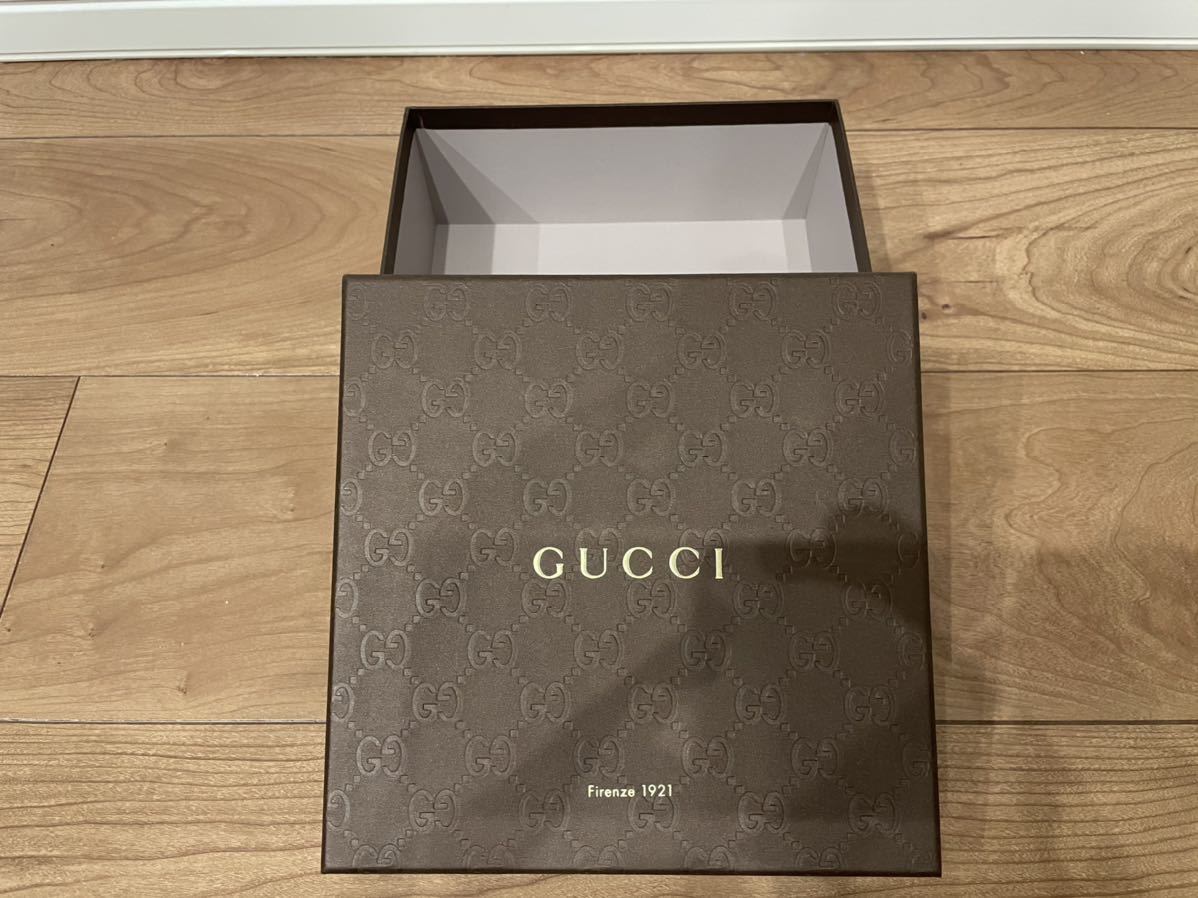 売切り GUCCI 小箱 化粧箱 専用箱 茶色 こげ茶色 ブラウン BROWN グッチ 非売品 直営店 宝物入れ 小物入れ 貴重品入れ