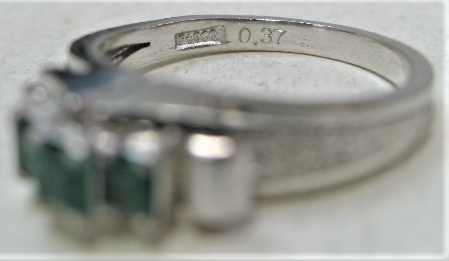 [ Tokyo . middle pawnshop .. san ]Pt900 platinum ring ring emerald 0.37ct b