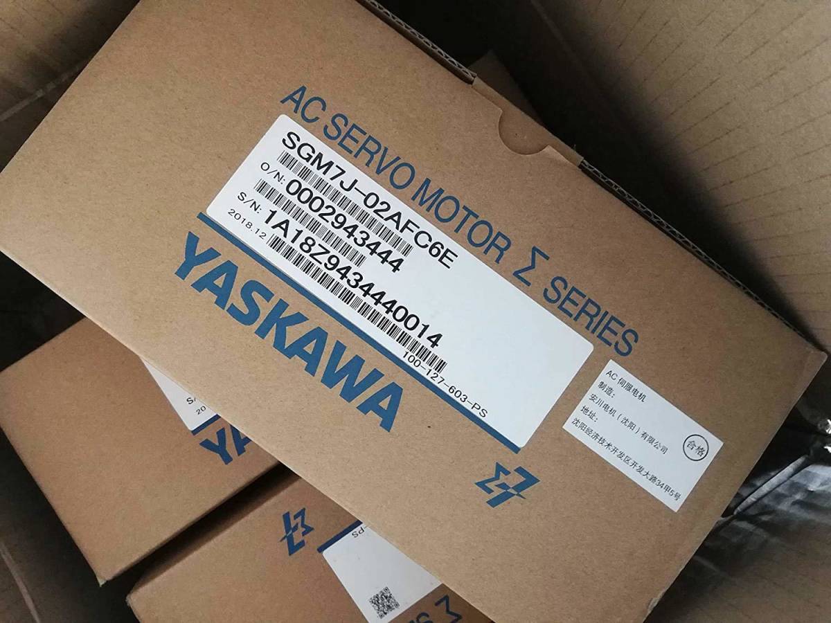 速くおよび自由な 新品 YASKAWA 安川電機 サーボモーター SGM7J