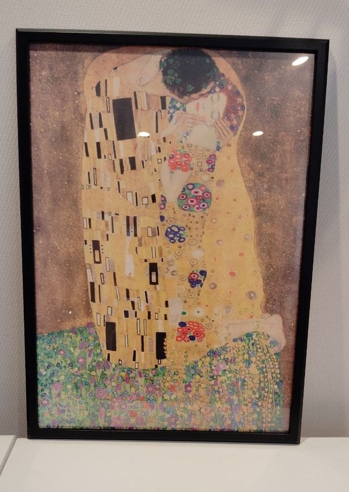 グスタフ・クリムト 接吻 ポスター 額縁付き 絵画 アート A2｜Yahoo