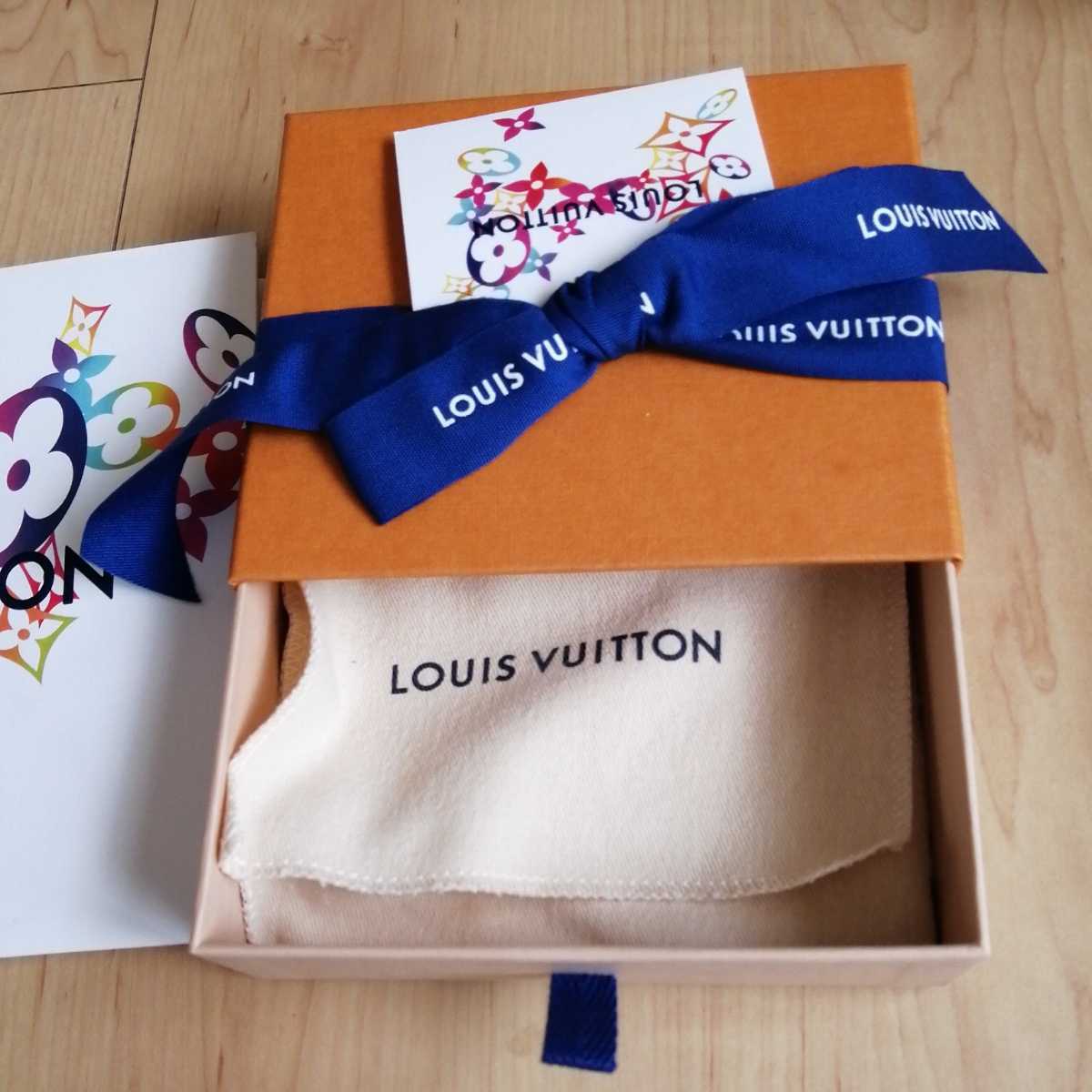 ルイヴィトン 紙袋　布 箱 メッセージカード　セット　未使用　プレゼント ギフト 2020年クリスマスデザイン　LOUIS VUITTON 財布サイズ　_画像3