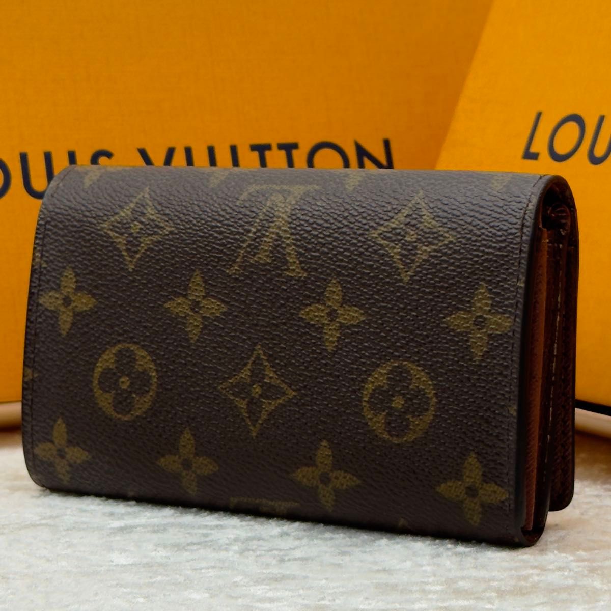 定番 ルイヴィトン モノグラム ポルトフォイユ トレゾール 財布 L字 新型 ルイヴィトン モノグラム ポルトフォイユ トレゾール 折り財布