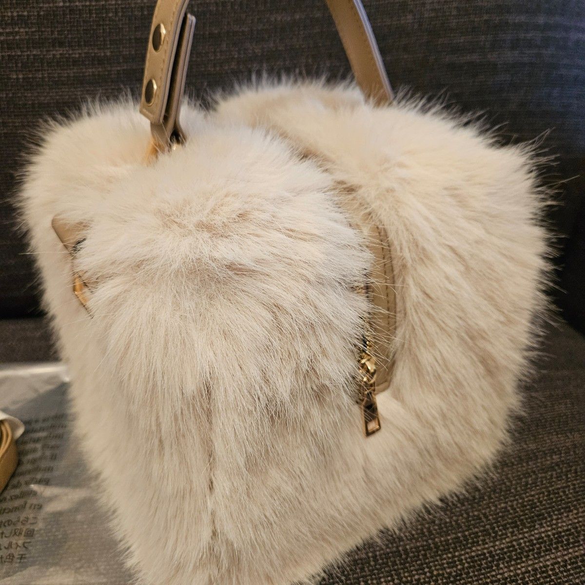 ‼️即日発送 Bibiy新品B. FUR BOX BAG 20250721_18311_846a3edd-4bab-