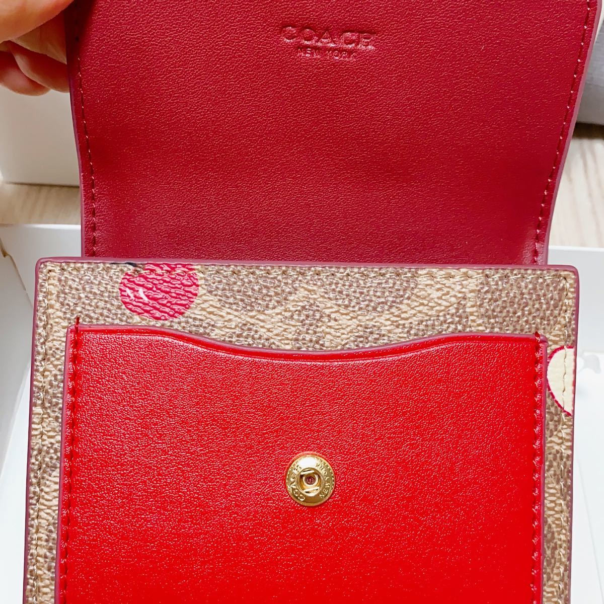 折り財布 COACH 小銭入れ coach コーチ 3つ折り財布 リンゴ 赤 折り財布 COACH 小銭入れ coach コーチ 3つ折り財布 リンゴ 赤