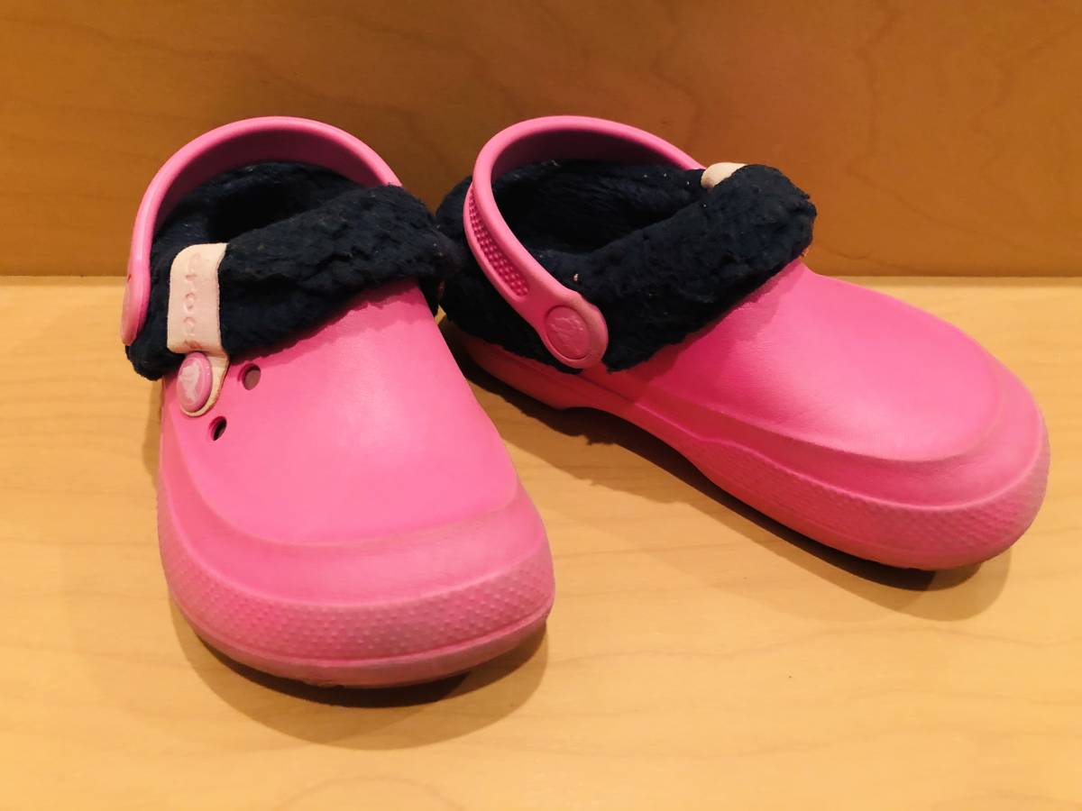 ●○ 美品 crocs kids FUZZ クロックス キッズ ファズ ライニング ライナー付き ファー 秋冬用 サンダル C10 C11 17.5～18.0cm ピンク ○●_画像2