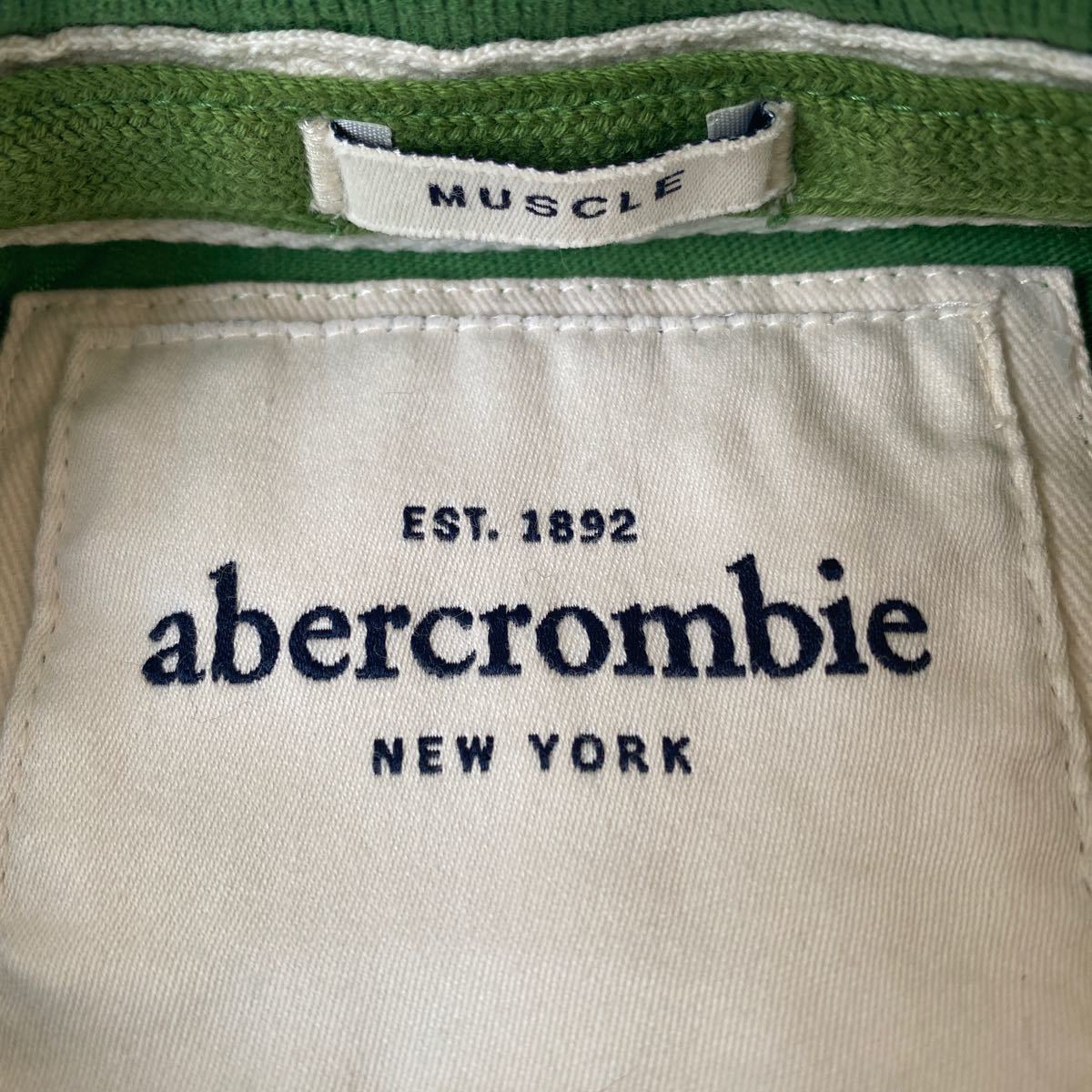 アバクロ Abercrombie & Fitch ボーイズTシャツL(メンズXXXS相当)1回着用 ロス購入 スクール系 ダメージユーズド加工女性OK ヴィンテージ