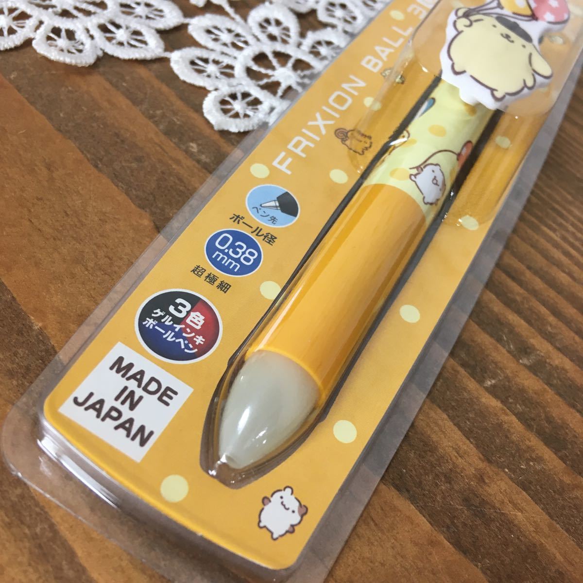 サンリオ フリクションボールペン　　　３色ボールペン　　ポムポムプリン　　送料200 新品 日本製　　こすると消える！_画像3