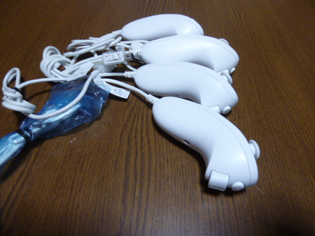 N46【送料無料 動作確認済】Wii ヌンチャク 4個セット　ホワイト　（クリーニング済）白 　NINTENDO　任天堂 純正 