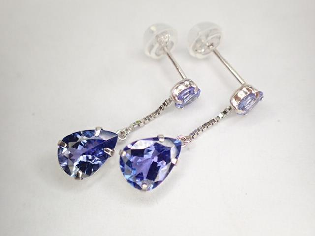 K18WG タンザナイト計2.2ct(1.10・1.10) デザイン ピアス | inmano.com.br