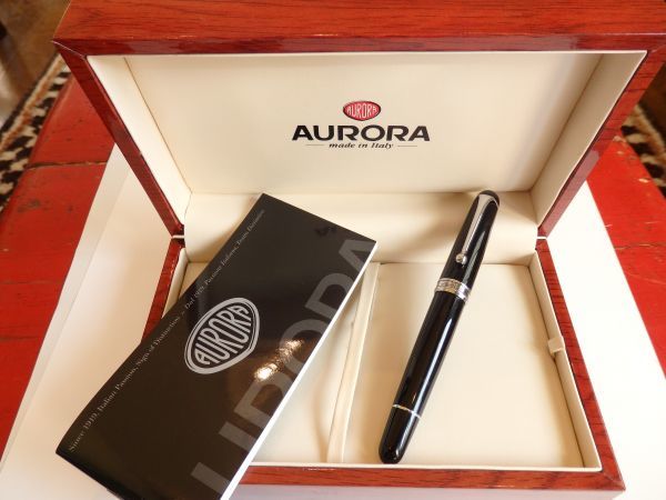 ◆ペン先：14K 585ソリッドゴールド　EF　Aurora　アウロラ８８ オッタントット　ラージサイズ万年筆　　木箱付き_画像1