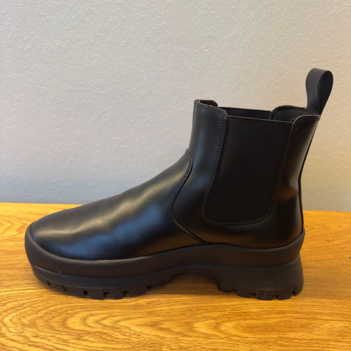 さ*み様 ZARA 39 黒 サイドゴアブーツ　vibramソール 美品 EU42 ZARA サイドゴアブーツ Vibramブラック ビブラムソール ザラ