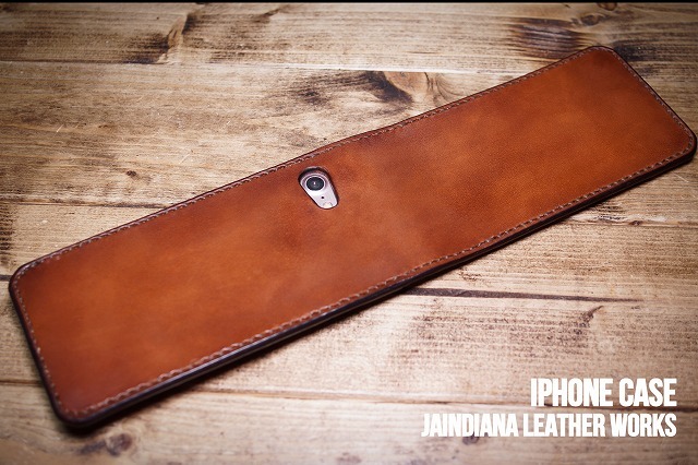  hand made / saddle leather iPhone7/8/SE2 case Vintage dyeing light brown B2