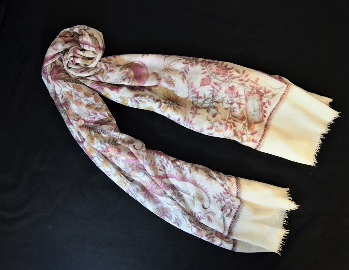 定価15万☆新品タグ付☆GUCCI☆夏にも便利☆最高級カシミア超大判