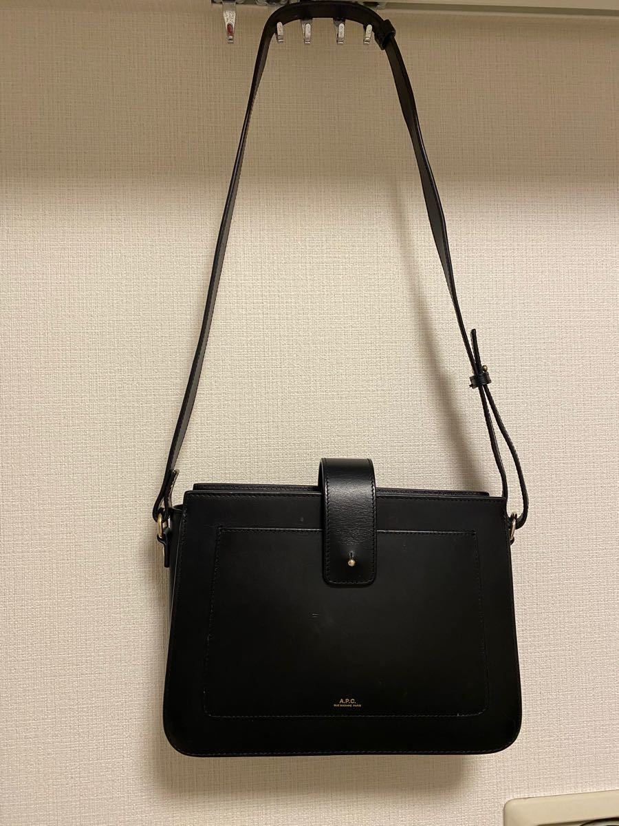 うのにもお得な情報満載! お値下げ○APC ショルダーバッグ 国内外の人気! 【週末値下げ中】APC メンズ 中綿コート ダウンジャケット