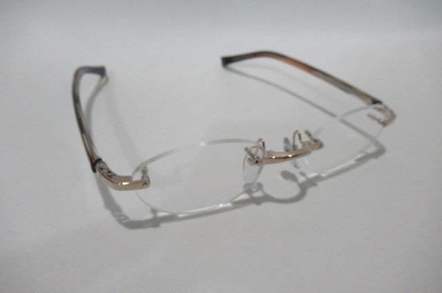 大切な TonySame　メガネ　フチなし　新品　トニーセイム　日本製　未使用品　眼鏡　アイウエア ナイロール、ハーフリム